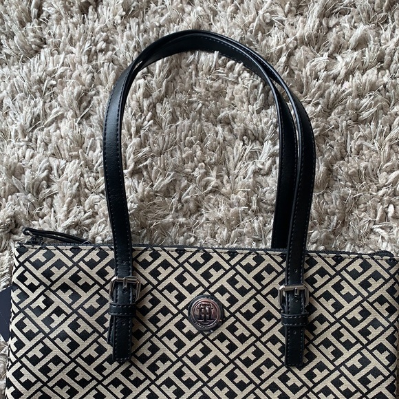 TOMMY HILFIGER Handbag - Picture 3 of 12